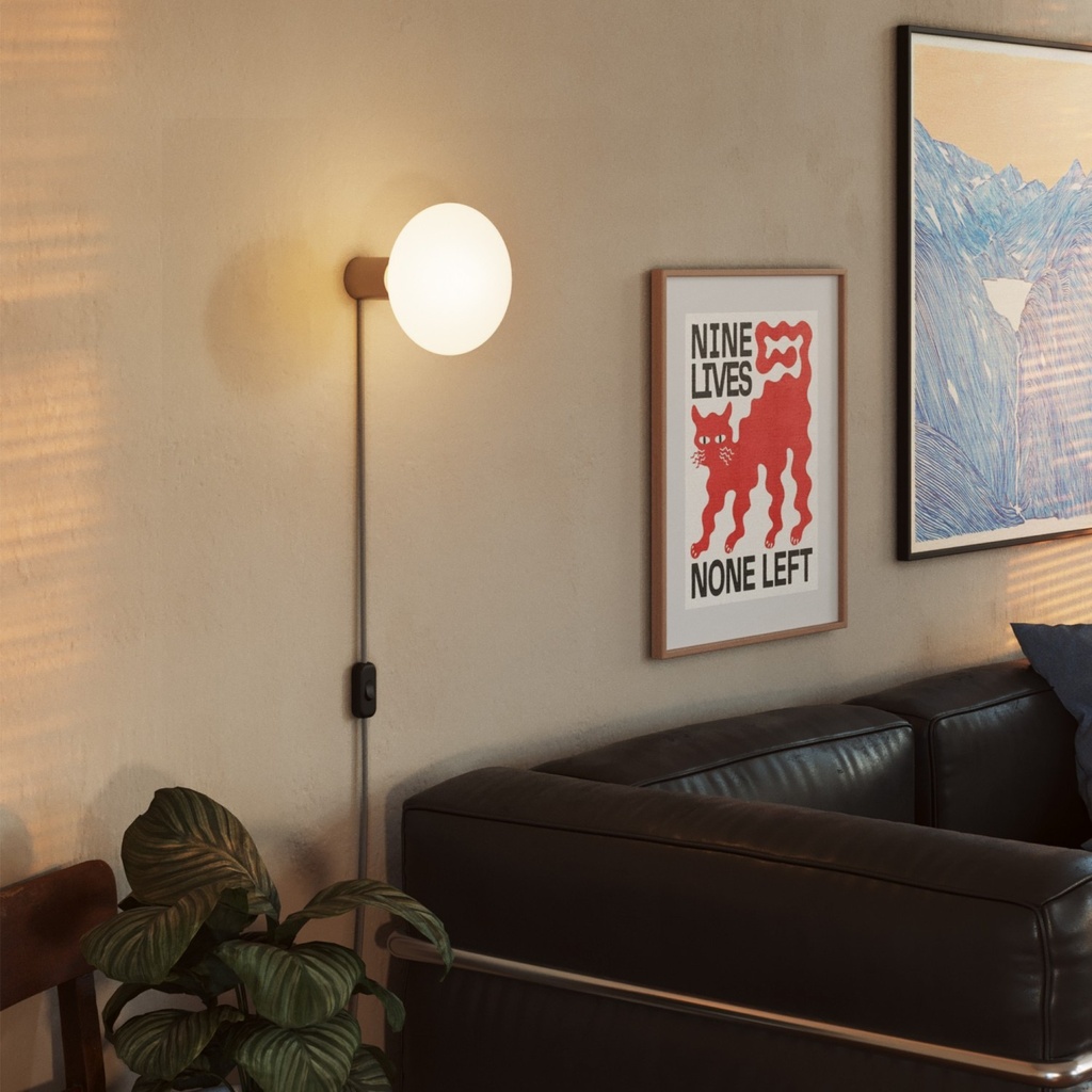 Applique con spina, finitura metallica e lampadina LED Ellip 1