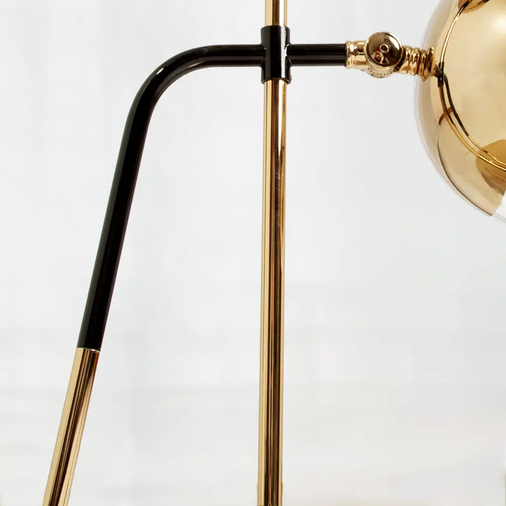 Black Widow II Table Lamp-8.webp