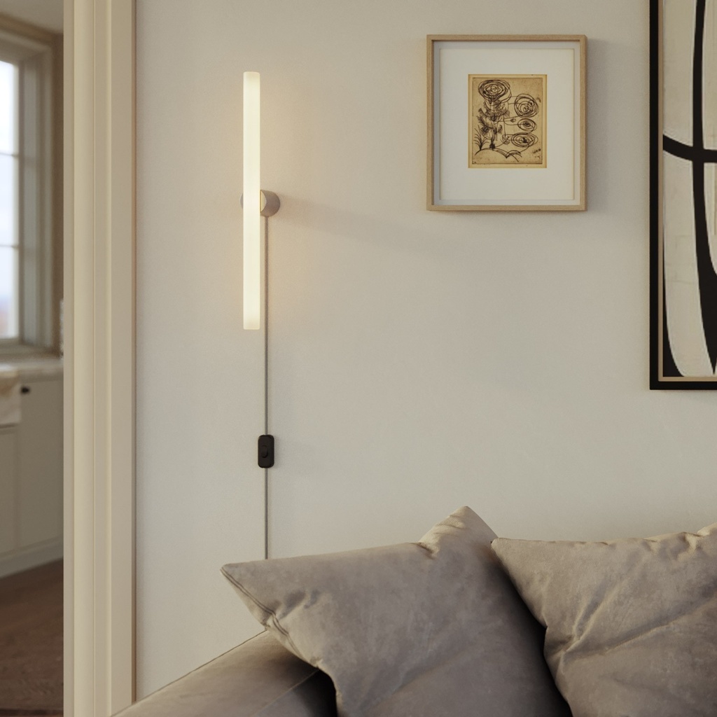 Lampada con spina, finitura metallica e lampadina LED linear 1